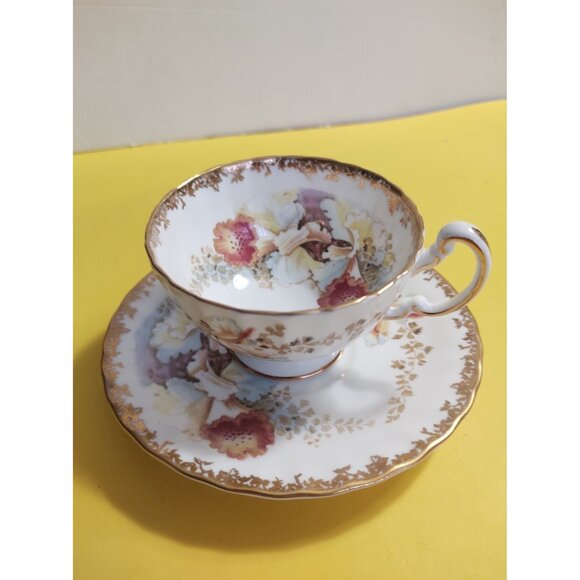 Vintage Aynsley Orchid Teacup and Saucer, Oban Shape with Flowers - Picture 11 of 15